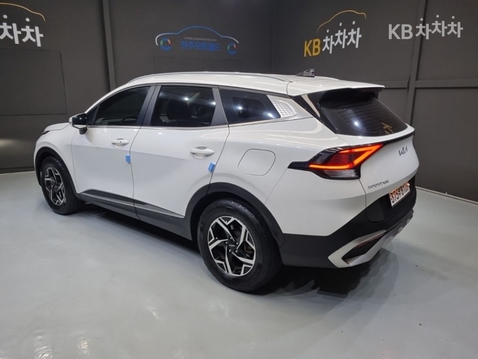 2022 - kia sportage