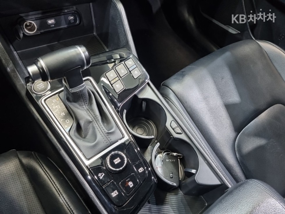 2022 - kia sportage