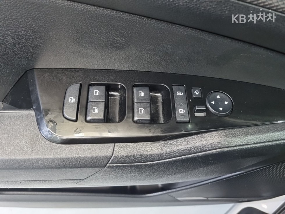 2022 - kia sportage