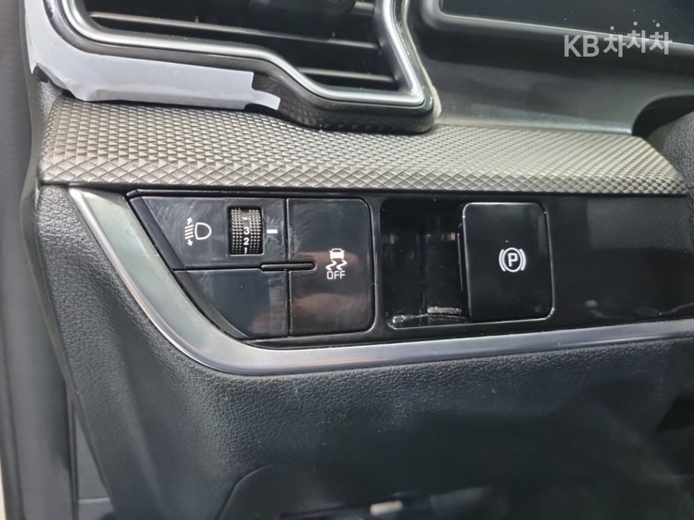 2022 - kia sportage