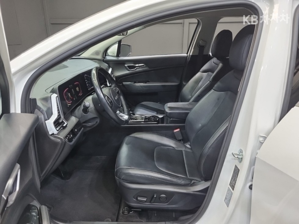2022 - kia sportage