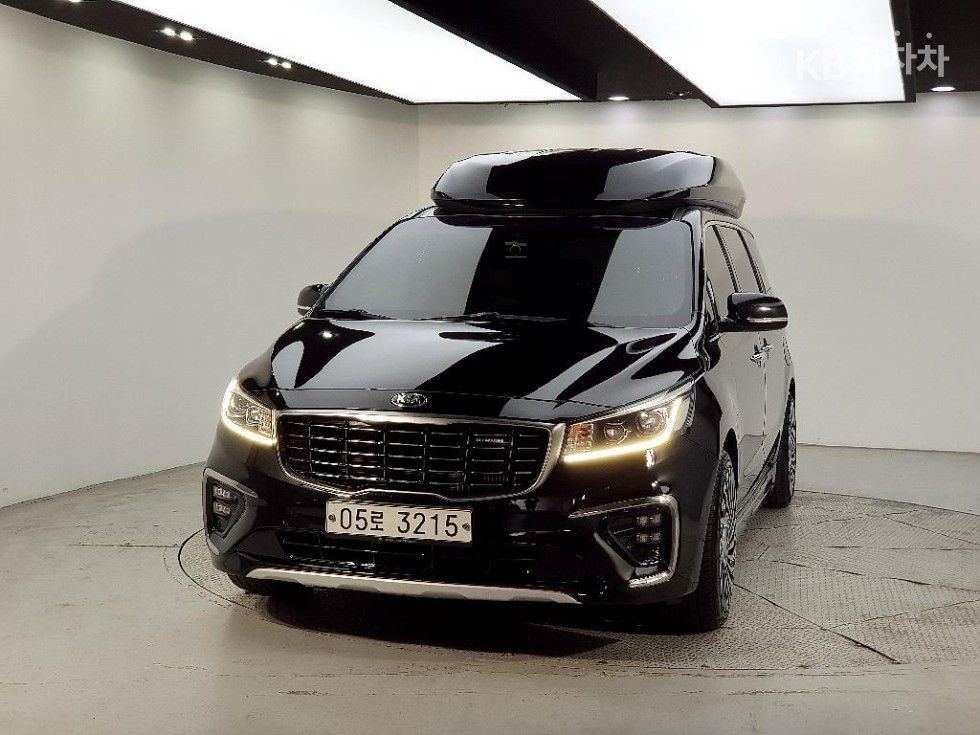 Kia Carnival — miniaturë 2