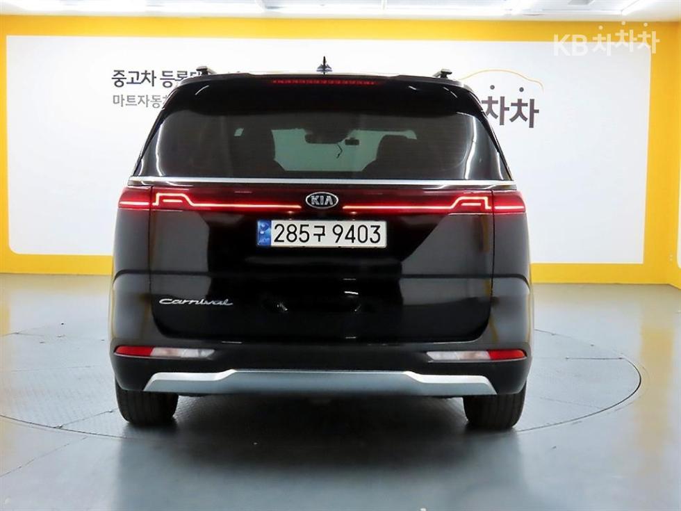 2021 - kia carnival