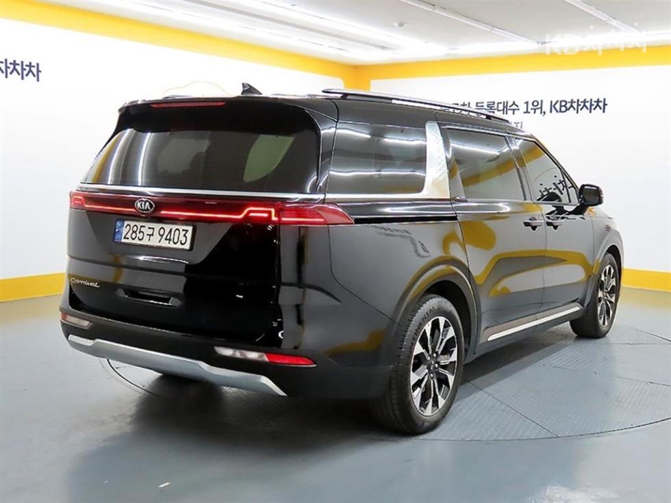 2021 - kia carnival