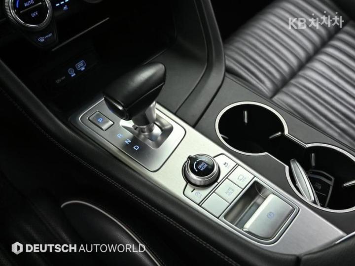 Genesis G70 SPORT 3.3T SPORT AWD Advanced 10