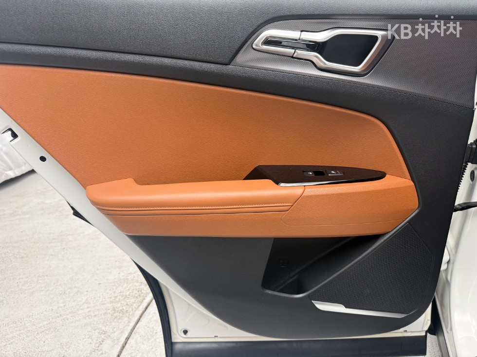 2022 - kia sportage