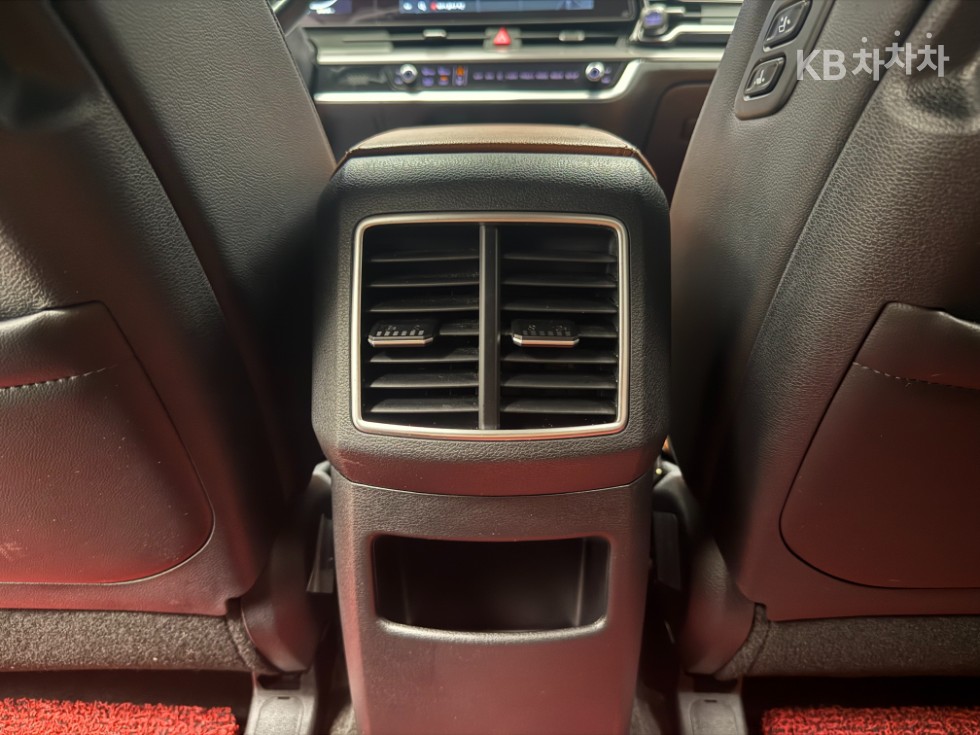 2022 - kia sportage