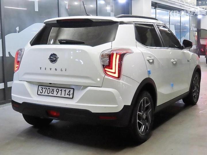KG Mobility (Ssangyong) Tivoli Very New Gasoline V3 2WD Base Type — фото 4