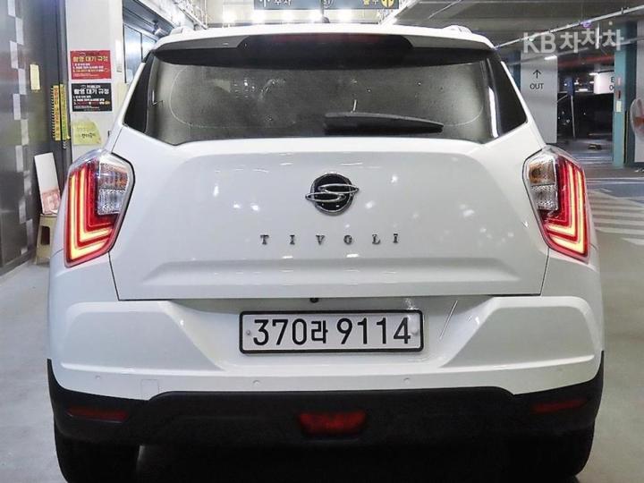 KG Mobility (Ssangyong) Tivoli Very New Gasoline V3 2WD Base Type — фото 5