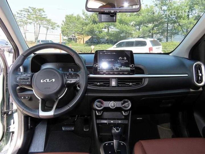 Kia Morning JA 1.0 Gasoline Prestige 8