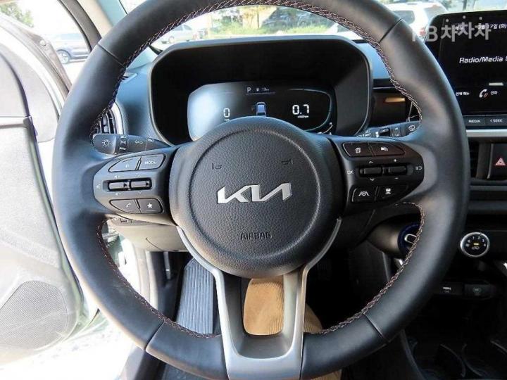 Kia Morning JA 1.0 Gasoline Prestige 9