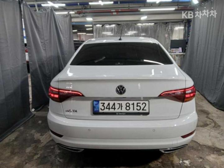 Volkswagen Jetta The 1.4 TSI Prestige 5