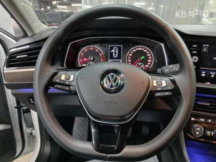 Volkswagen Jetta The 1.4 TSI Prestige 8