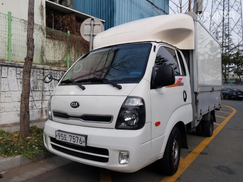 2017 - kia bongo iii