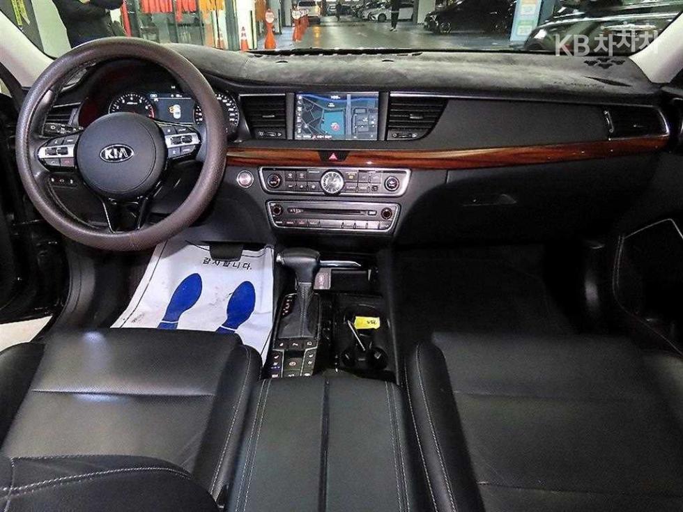 2017 - kia k7
