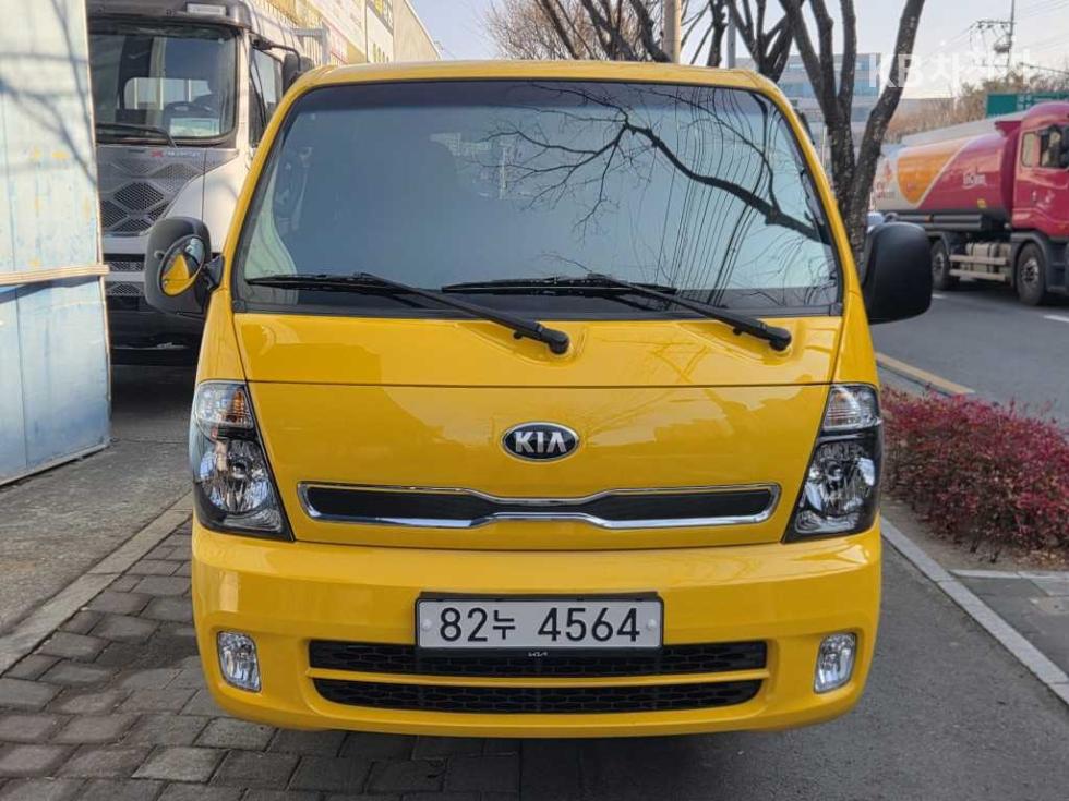 2019 - kia bongo iii