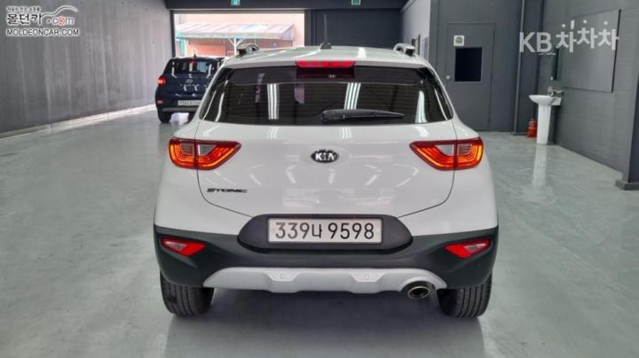 Kia Stonic Diesel 1.6 VGT Trendy 5