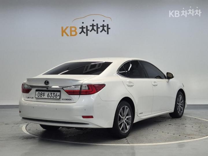 Lexus ES New 300h Supreme + 4