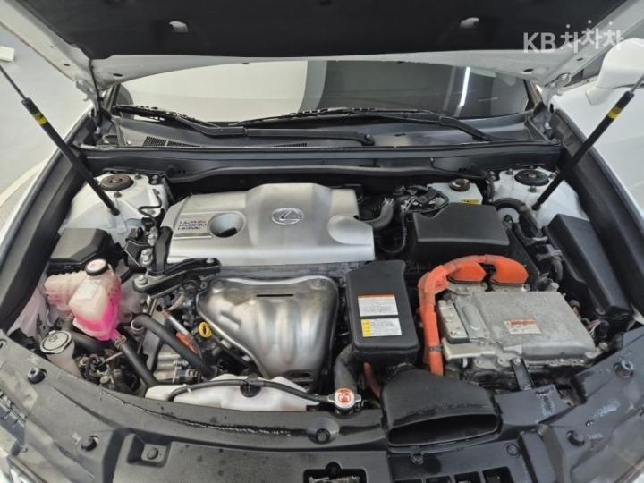 Lexus ES New 300h Supreme + 6