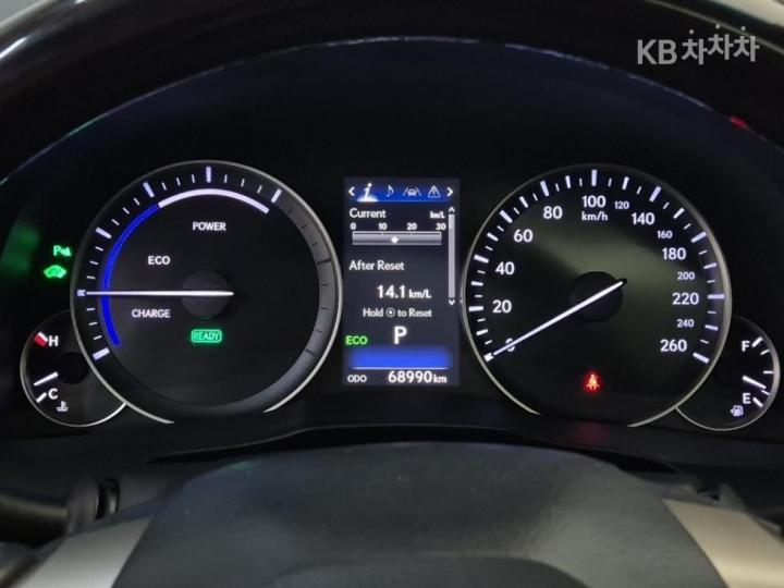 Lexus ES New 300h Supreme + 7