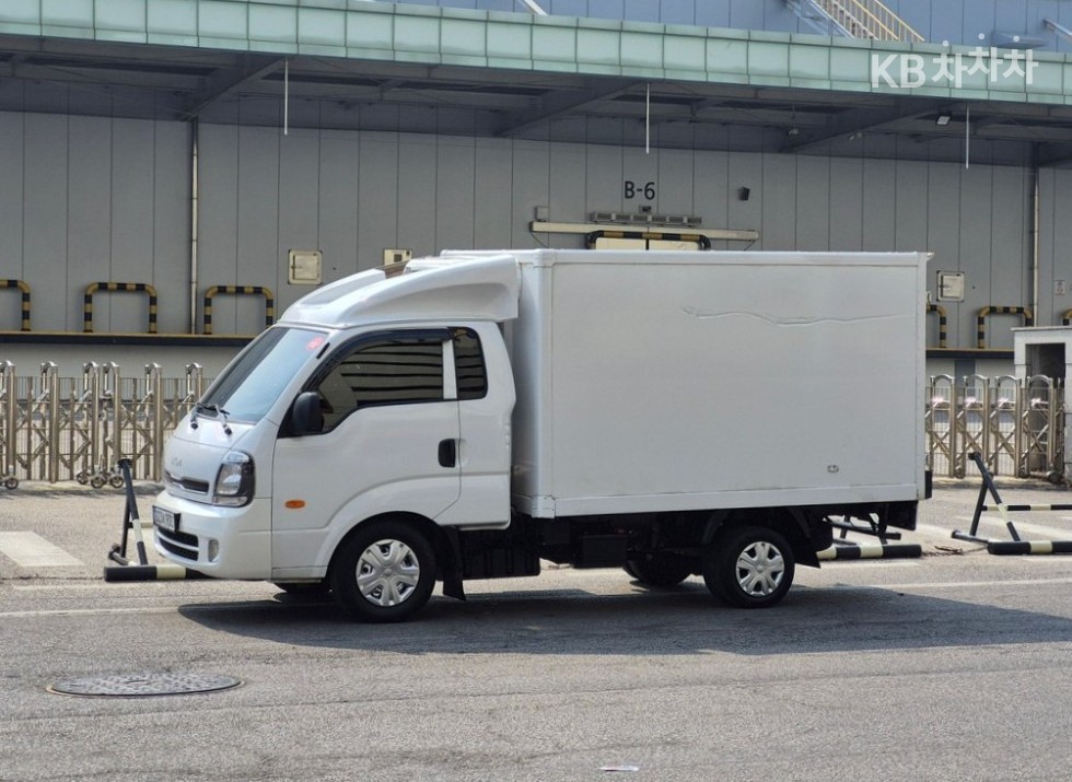 2023 - kia bongo iii