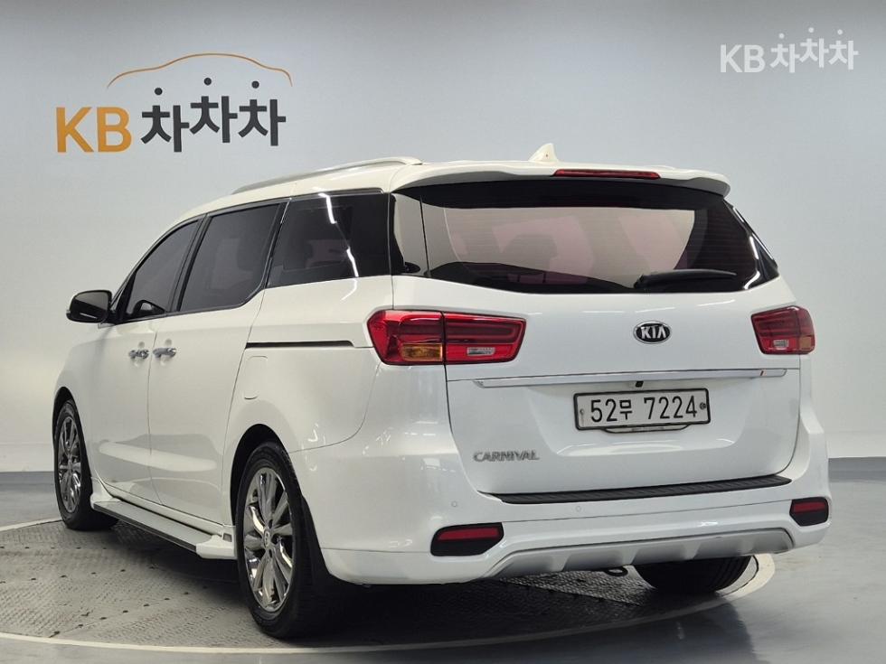 2019 - kia carnival