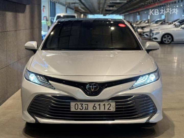 Toyota Camry XV70 2.5 Base Type 3