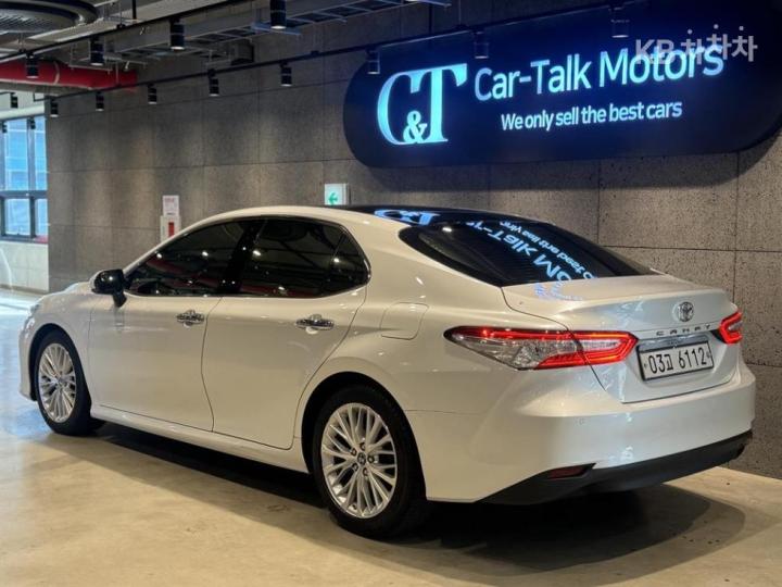 Toyota Camry XV70 2.5 Base Type 4