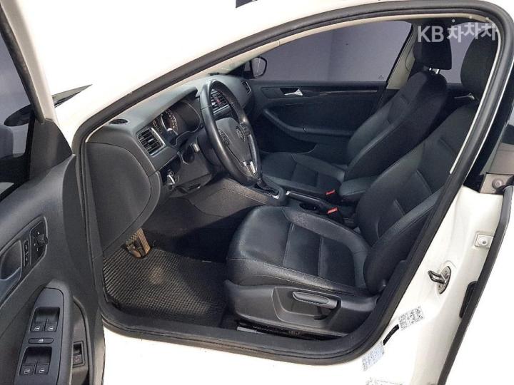 Volkswagen Jetta New 2.0 TDI 11 year ~ now 9