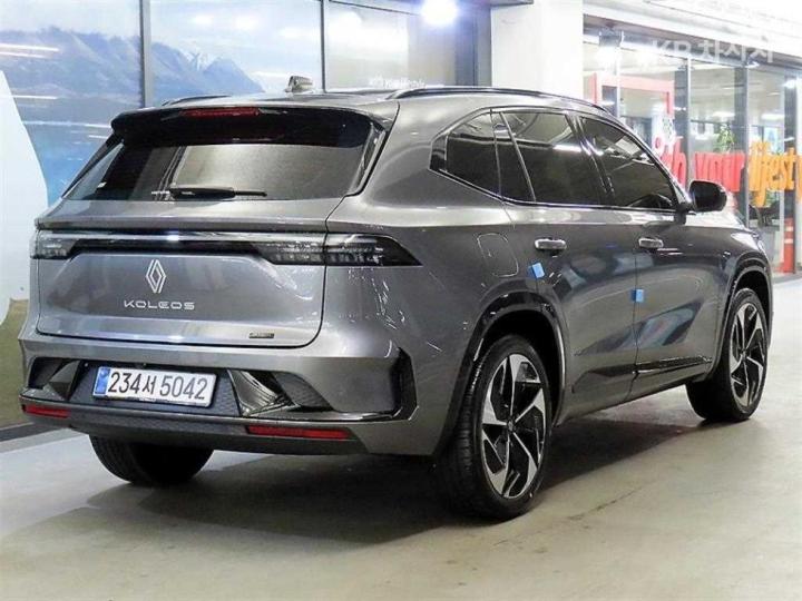 Renault Koleos E-Tech Hybrid Iconic 5