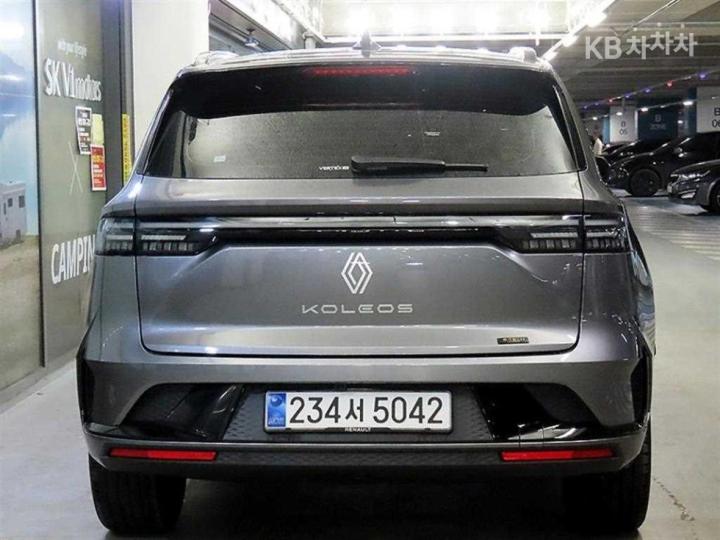 Renault Koleos E-Tech Hybrid Iconic 6