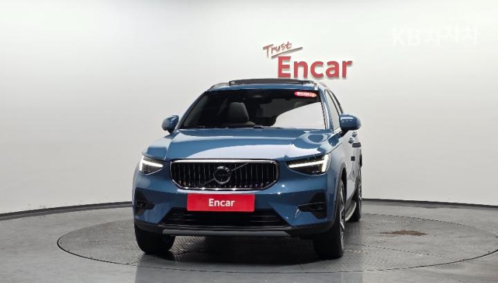 Volvo XC40 B4 AWD Ultimate Bright 2