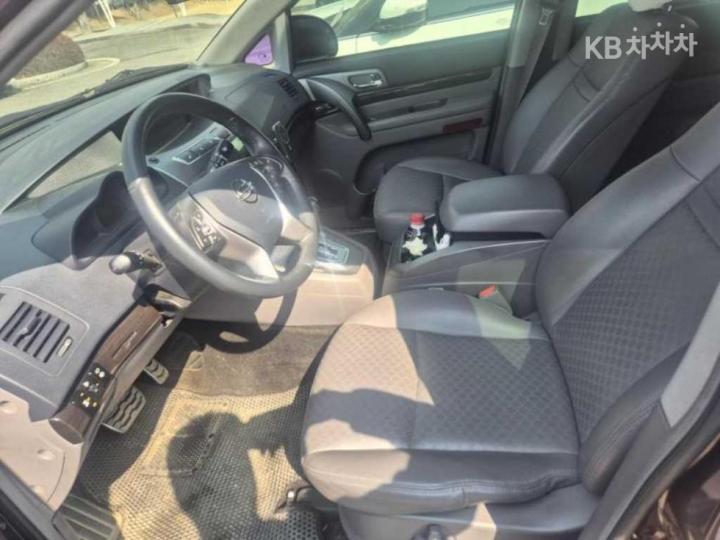 KG Mobility (Ssangyong) Korando Turismo 9 Seater 4WD TX — фото 3