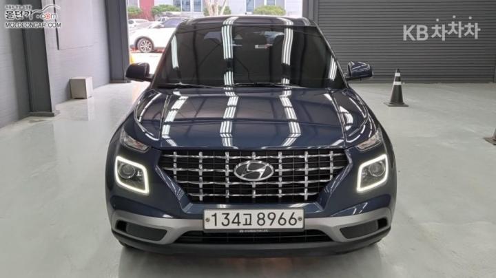 Hyundai Venue Gasoline 1.6 Modern 4