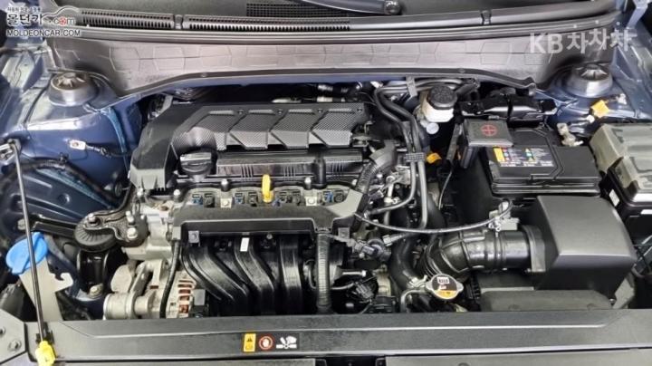 Hyundai Venue Gasoline 1.6 Modern 9