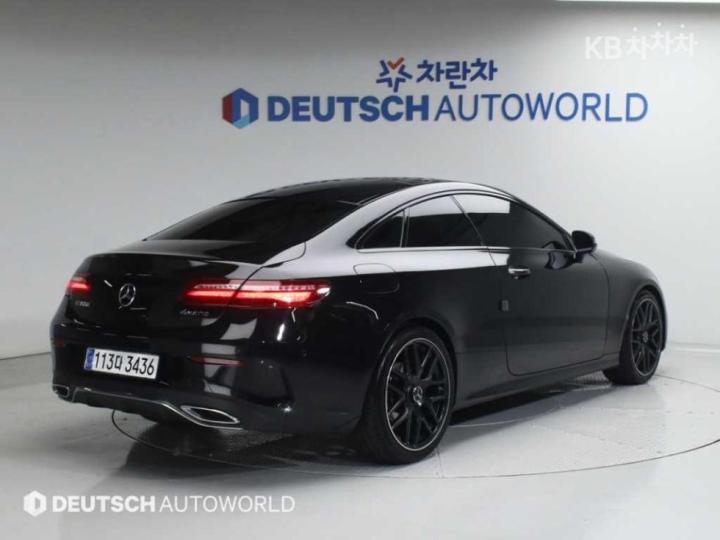Mercedes-Benz E-Class W213 E220d COUPE 3