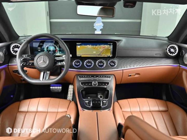 Mercedes-Benz E-Class W213 E220d COUPE 8