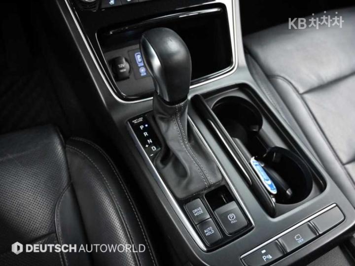 Hyundai Grandeur IG 2.4 Premium Base Type 10