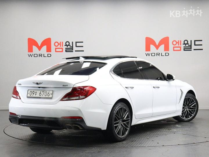 Genesis G70 2.0T Supreme 5