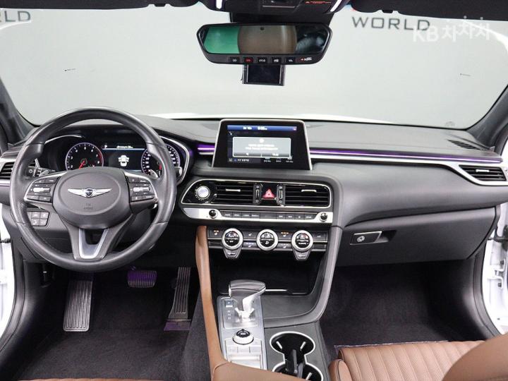 Genesis G70 2.0T Supreme 8