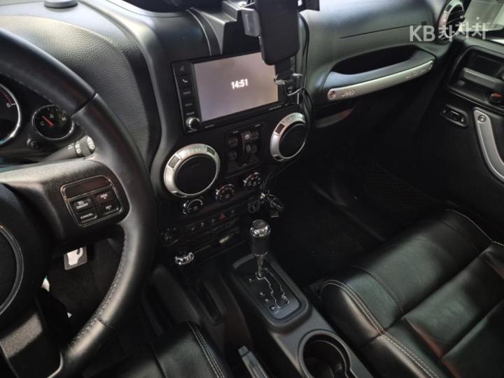 Jeep Wrangler 2.8 Black Edition JK 10