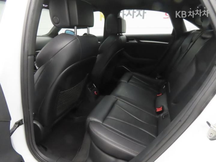 Audi A3 NEW 35 TFSI Dynamic 8V 7