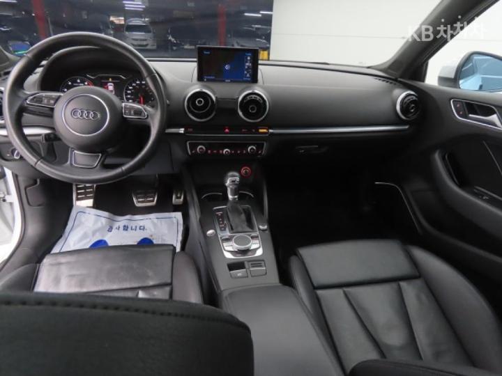 Audi A3 NEW 35 TFSI Dynamic 8V 8