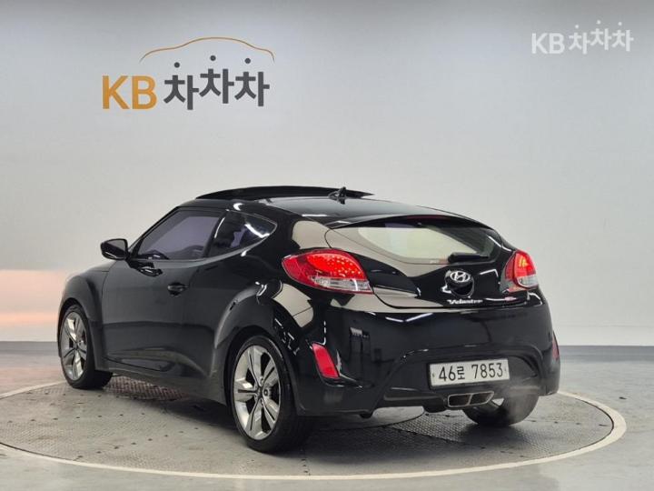 Hyundai Veloster Extreme 3