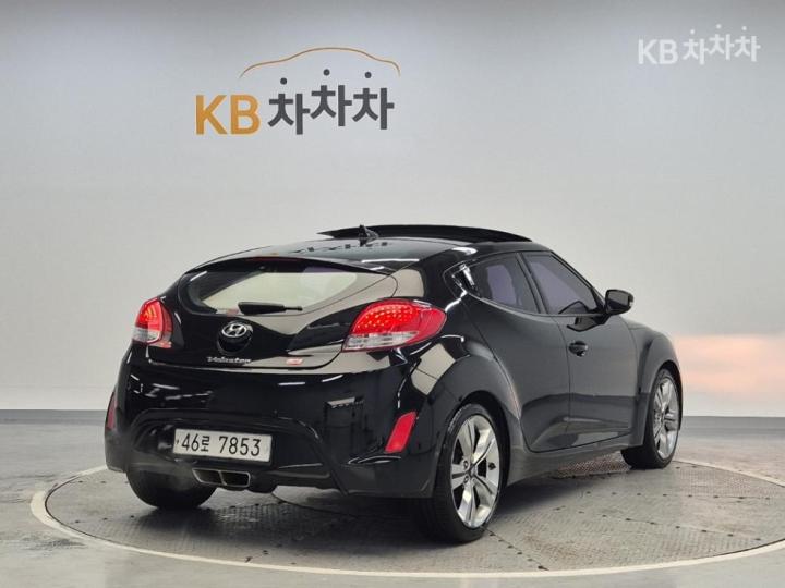 Hyundai Veloster Extreme 4