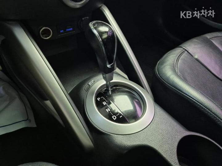 Hyundai Veloster Extreme 9