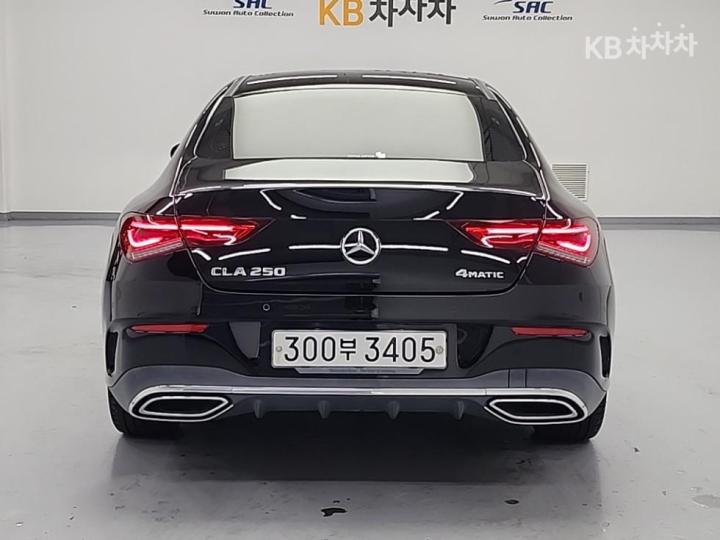 Mercedes-Benz CLA-Class CLA250 4Matic AMG Line 4