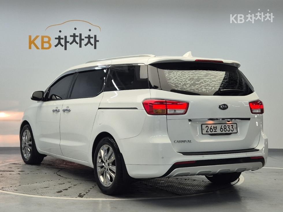 2018 - kia carnival