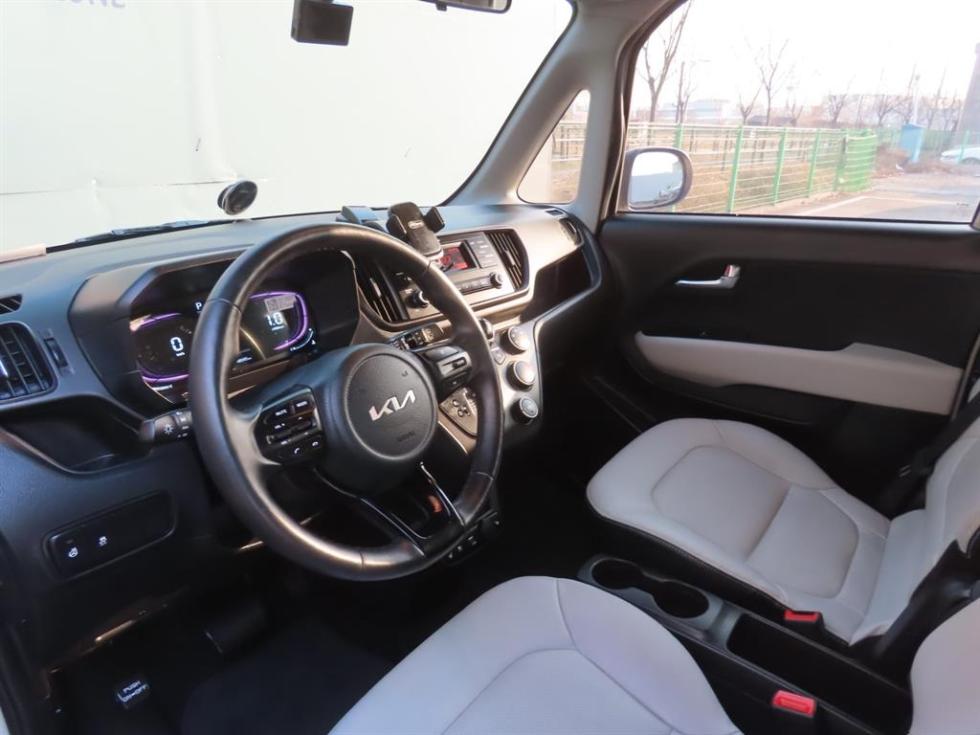 2023 - kia kia