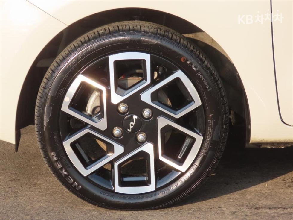 2023 - kia kia